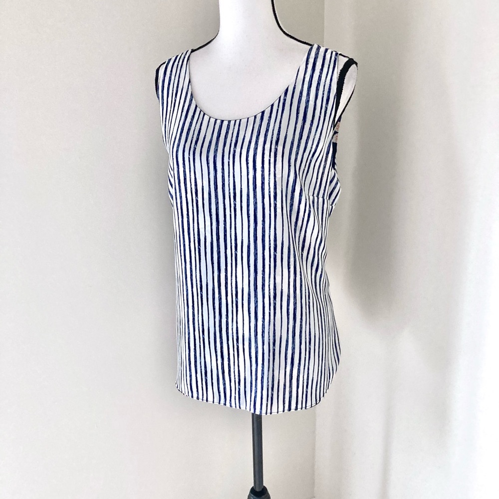 Chico's Reversible Sleeveless Tank – Navy Floral & Nautical Stripe Size L - Picture 9 of 13